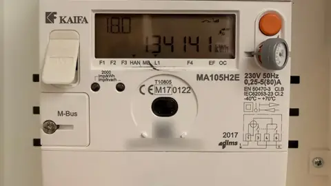 Strømmåler som viser forbruk i kWh